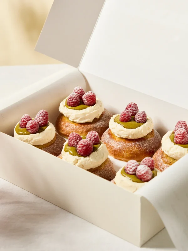 6 Pistachio & Raspberry Bun Box