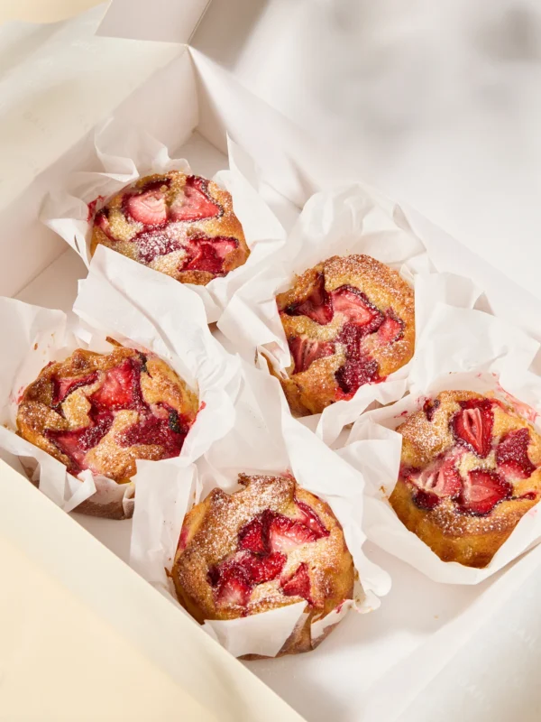 5 Strawberry & Ricotta Cake Box