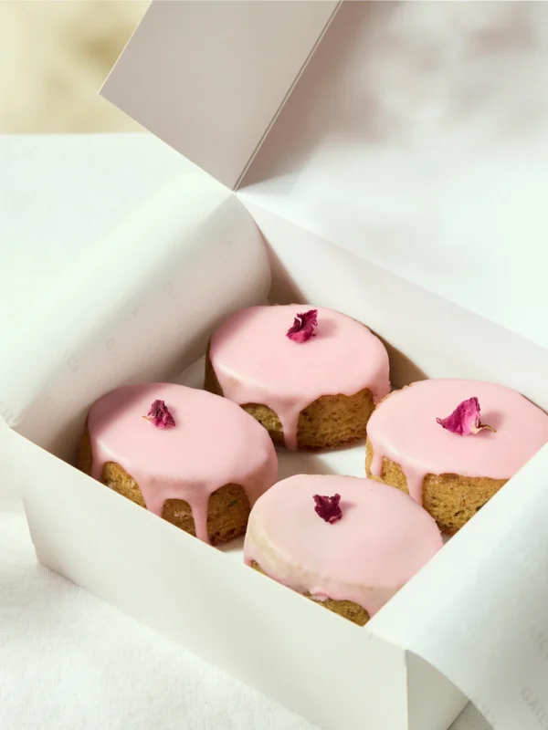 4 Pistachio Lemon & Rose Cakes